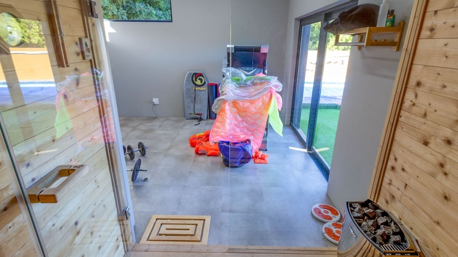 9 Bedroom Property for Sale in Onrus Western Cape